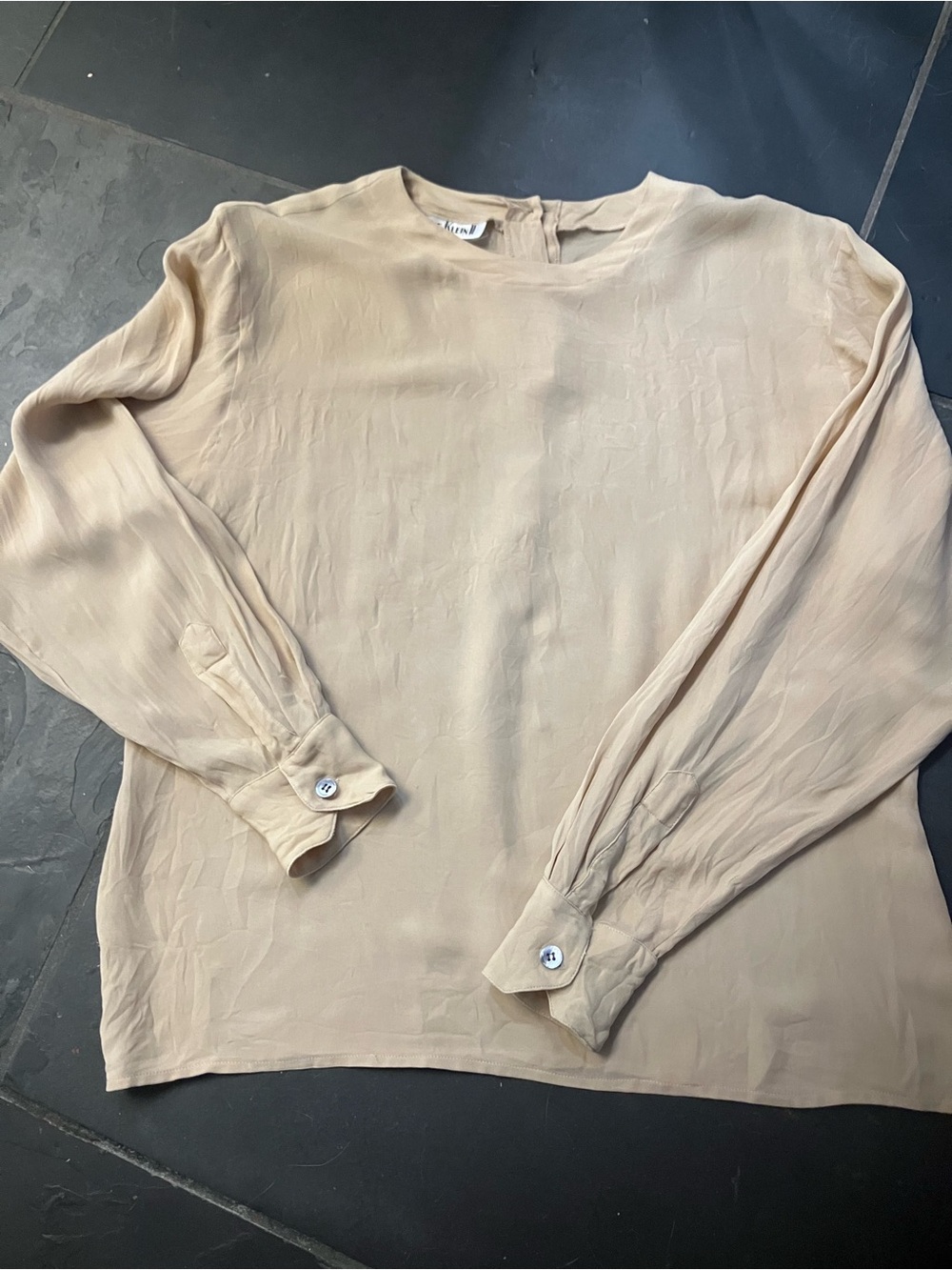 Anne Klein II Women’s Size M Silk Long Sleeve Shirt w/slight Irregularity